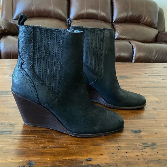 Lucky Brand Shoes - Lucky Brand Women's Wilano Wedge Booties Dark‎ Black Leather Chelsea US 9 EU 40